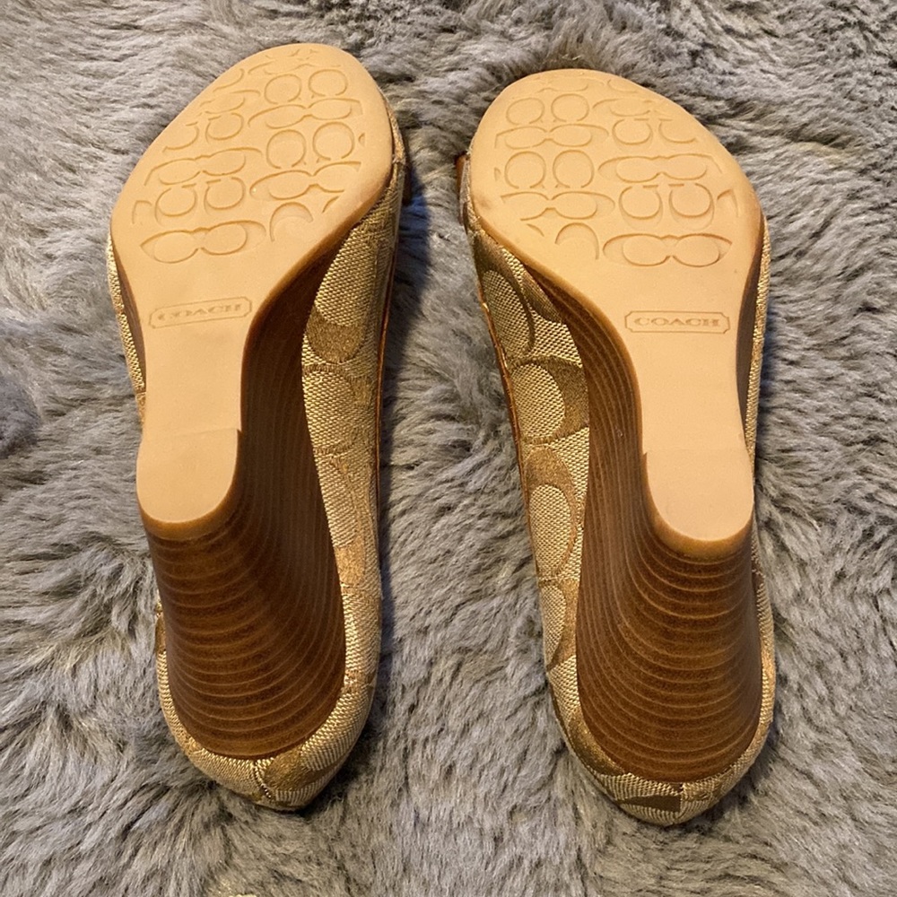 New Coach khaki signature Andi wedges size 5 - Picture 4 of 7